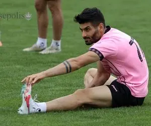 فراز کمالوند به دنبال جذب مدافع پرسپولیس