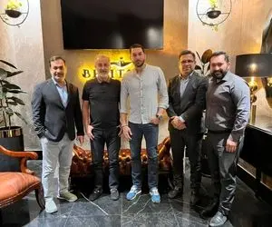 ملاقات مدیرعامل پرسپولیس با علیرضا حقیقی؛ خبری در راه است؟