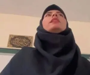 ویدیو وایرال شده از اسم فامیل بازی کردن دختران دانش آموز با خانم معلم