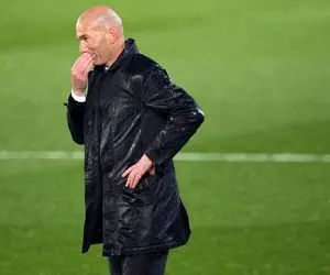 زیدان: برد ال‌کلاسیکو با لطف داور نبود