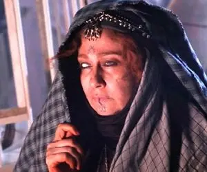 عکس؛ سفر در زمان؛ لندن گرد ننه آشوب جیران با استایل آمریکایی در 57 سالگی