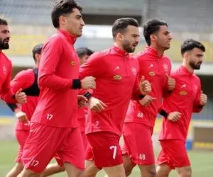 (عکس) پس از کامبک تاریخی؛ حضور اسطوره در تمرینات پرسپولیس
