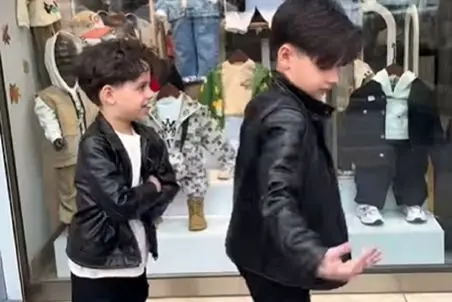 آواز شاد؛ قشنگترین رقص مردونه ای که تا حالا دیدم میرسه به این فسقلی که لاتیشو پر کرده