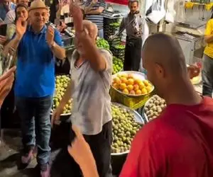 آواز ماندگار؛ صادق بوقی و جوان رعنای بی مو با مسافرای رشت چه آو آو آویی راه انداختن