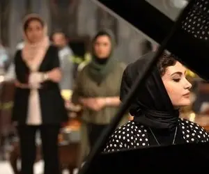 آواز احساسی؛ الناز ملک تو خونه بازیگر معروف شروع کرد پیانو زدن رعنا آزادی ور عصبی شد