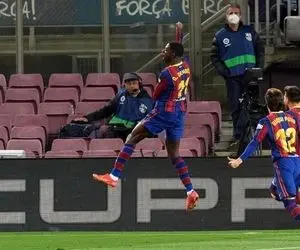 بارسلونا قرارداد دمبله را تمدید می‌کند