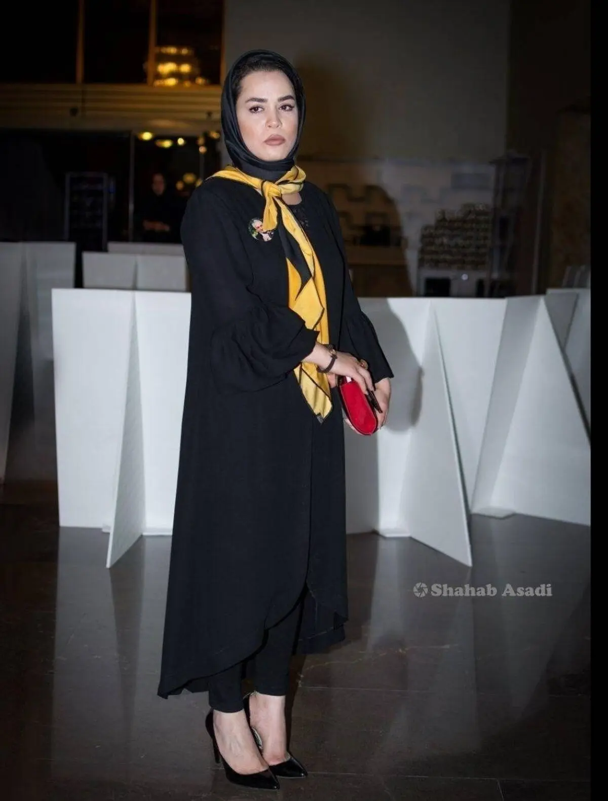 ملیکاشریفینیا
