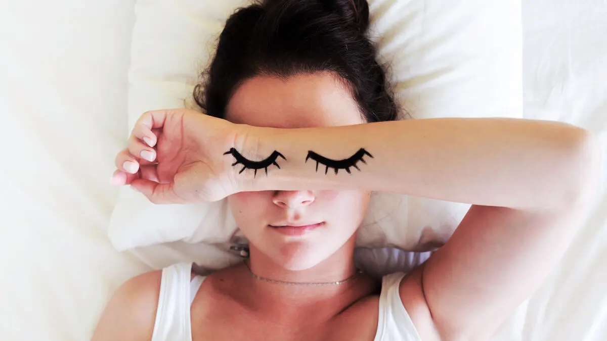 1200-what-to-do-if-you-slept-with-your-makeup-on-1508469450 (1)