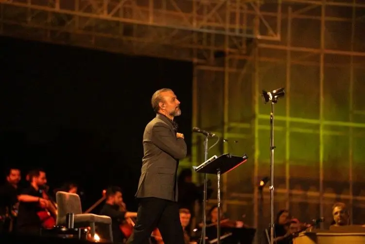 آواز پراحساس؛ سالن با "با من بخوان" علیرضا قربانی هم خوند هم اشک ریخت