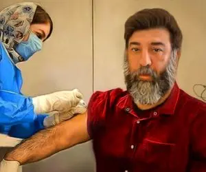 طراحی غم انگیز احسان شعبانی از علی انصاریان در حال زدن واکسن کرونا