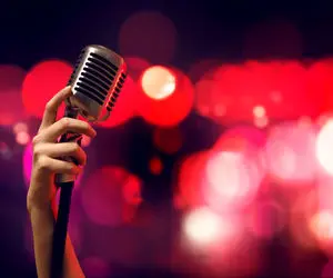 (عکس) بازداشت این دو زن آوازخوان کرمانشاهی