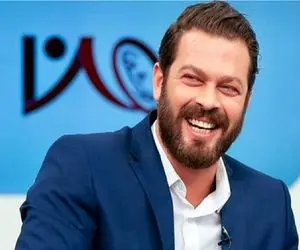 سوتی خندان/ پژمان بازغی در جواب مهران مدیری یه بله میگه که برسه خونه سیاه و کبوده