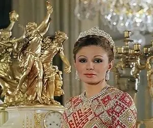 سفر به ایام قدیم سال ۱۳۵۶؛ سفر فرح دیبا با جت شخصی به شیراز برای برپایی جشن هنر