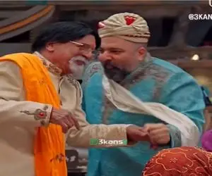 آواز معروفا؛ رضا نیکخواه و اوجی یجوری هندی میرقصن معلمشون شاهرخ خان بوده