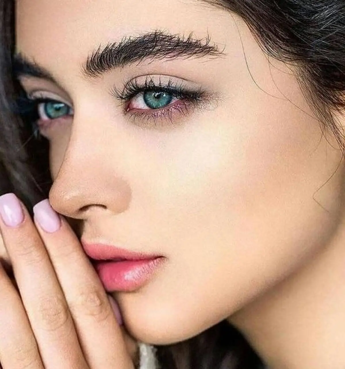 نکات آرایشی صورت های لاغر