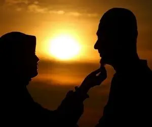 آیا نزدیکی و رابطه جنسی در ماه رمضان روزه را باطل می کند؟