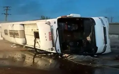 واژگونی هولناک یک اتوبوس در جاده اراک؛ چند نفر مصدوم شدند؟