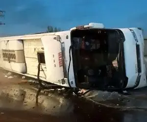 واژگونی هولناک یک اتوبوس در جاده اراک؛ چند نفر مصدوم شدند؟