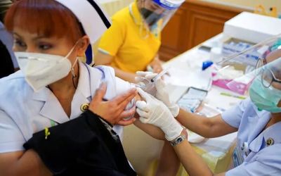 صدها نفر از کارکنان پزشکی تایلندی با وجود زدن واکسن چینی دچار کرونا شده‌اند