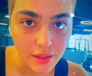 ریحانه پارسا با لباس بدن نما در حال ورزش کردن + عکس