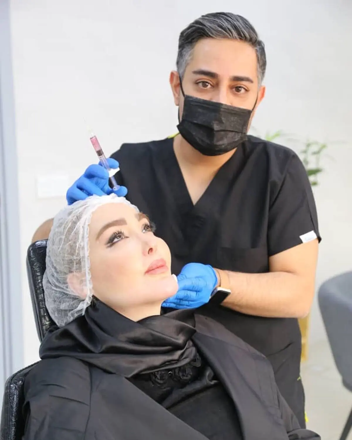 zohrefakour_1637642057_1