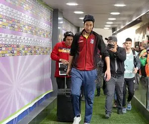 (ویدئو) بهرام افشاری را به ورزشگاه آزادی راه ندادند