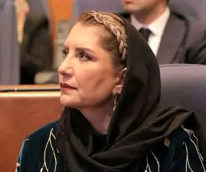 (عکس) خانم بازیگر برای رفیق صمیمی اش تولد گرفت