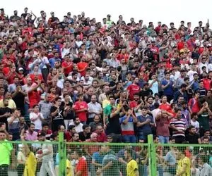 هواداران نساجی بازیکنان استقلال را عصبانی کردند!