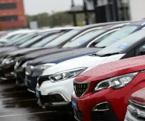 این خودرو ۲۳۰ میلیون تومان پایین آمد؛ حباب خودرو های چینی نترکید منفجر شد