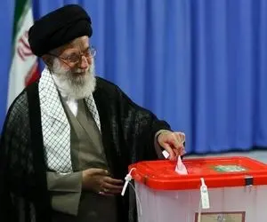 (ویدئو) رهبر انقلاب رای خود را به صندوق انداختند