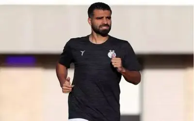 ستاره دفاعی استقلال بازی با هوادار را از دست داد