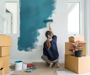 واسه طراحی خونَت بین کاغذ دیواری و رنگ موندی؟ با یه حساب کتاب ساده نُسخَش و بپیچ