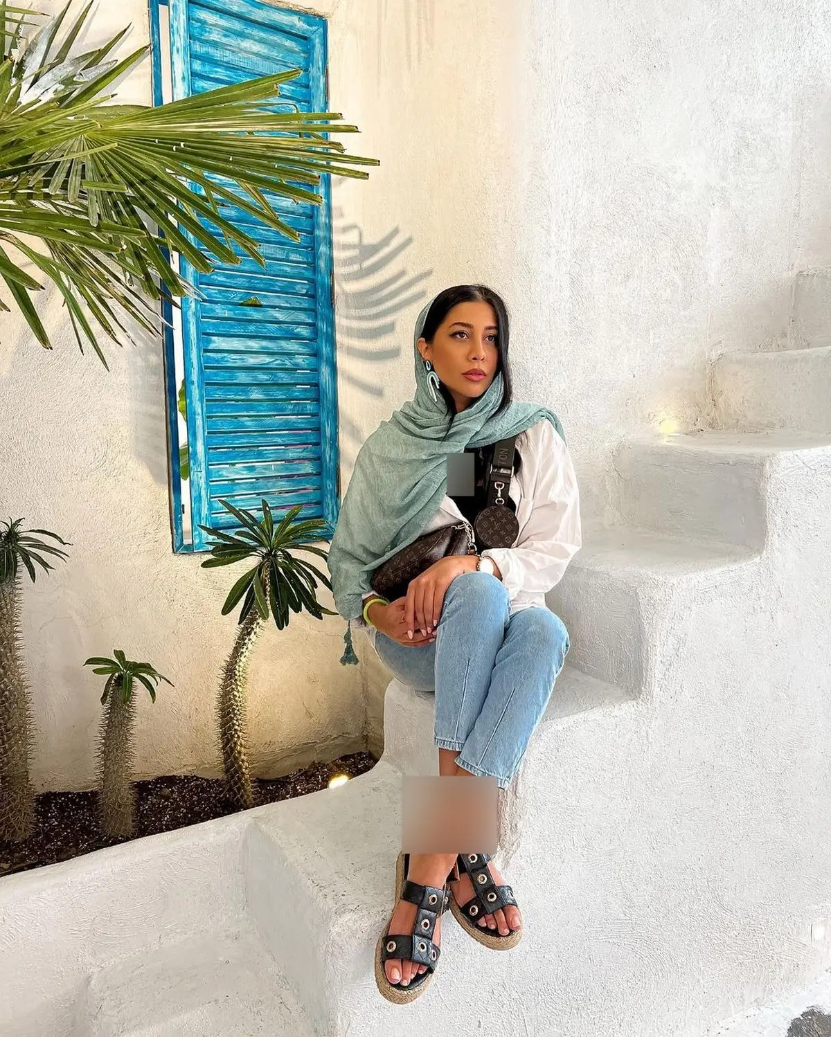 delnaaznozari_301148962_396448499266816_8746455855275635517_n (1)