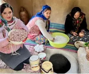 آشپزی در طبیعت؛ دخترای خوش سلیقه تو طبیعت باصفا پنیر و کره محلی با نون داغ پختن دلبرر