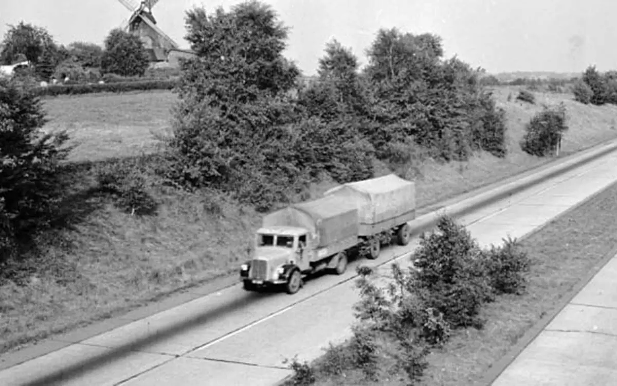 http___cdn.cnn.com_cnnnext_dam_assets_201127134742-08-autobahn-germany-history