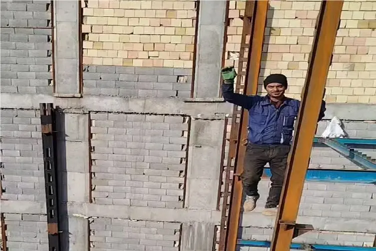آواز شاد؛ مرده تو آسمون رو تیرآهن اینجوری میرقصه رو زمین بود چیکار میکرد