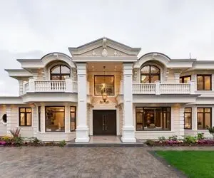 معماری خلاقانه؛ تو دل کویر خونه اعیونی با نمای رومی ساخته شبیه قصر پادشاه انگلستان