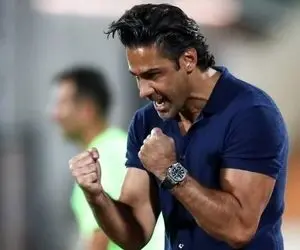 مشت‌های گره کرده؛ حالا فرهاد مجیدی