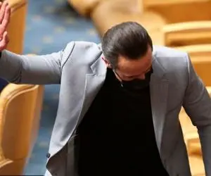 تلاش‌های ۸ برای ۹ رای!؛ چه وقت چیپ زدن بود آقای کریمی؟