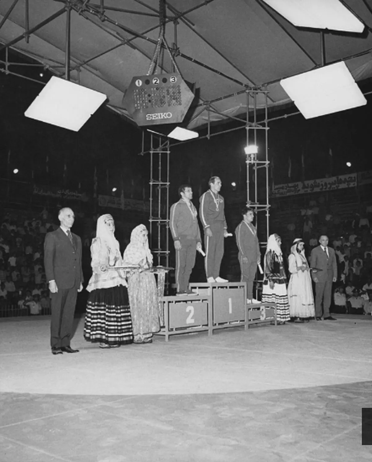 سشبشس