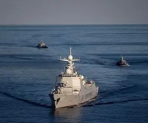 مانورعملیات آزادسازی کشتی ربوده شده از چنگ دزدان دریایی