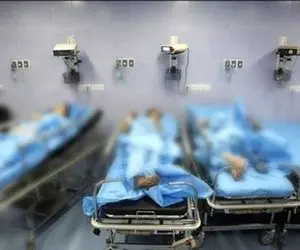 (تصاویر) طراحی جنجالی از مسمومیت سریالی دانش‌آموزان 