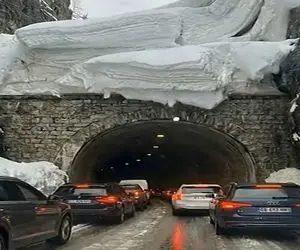 معماری طبیعت؛ ریزش برف تو ورودی تونل راننده ها رو انداخت بغل عزرائیل