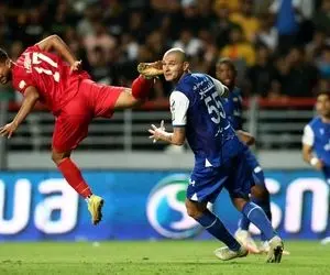 صحنه ای تلخ در بازی استقلال و فولاد