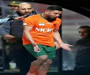 محرومیت بازیکنی که هم تیمی اش را به بیمارستان فرستاد