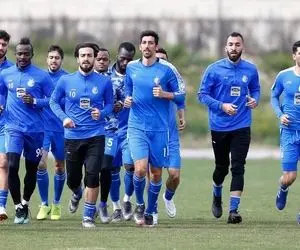 بازیکنان استقلال: حقوق ما چه شد؟!