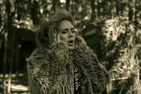 آواز غربی؛ ترکیب صدای مخملی ادل با یک باغ پاییزی میشه این شاهکار زیبا و دیدنی