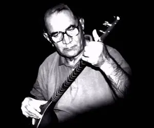 آواز جگرسوز؛ مسعود بختیاری این آهنگ جوری سوزناک خوند که بشنوی هق هق به گریه می افتی