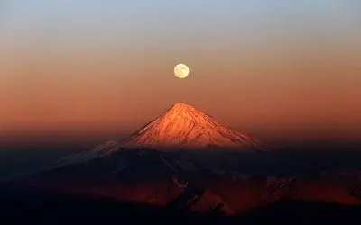 شاهکار لنز عکاس ایرانی از قله پُرغرور دماوند