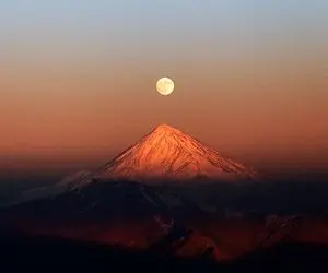 شاهکار لنز عکاس ایرانی از قله پُرغرور دماوند